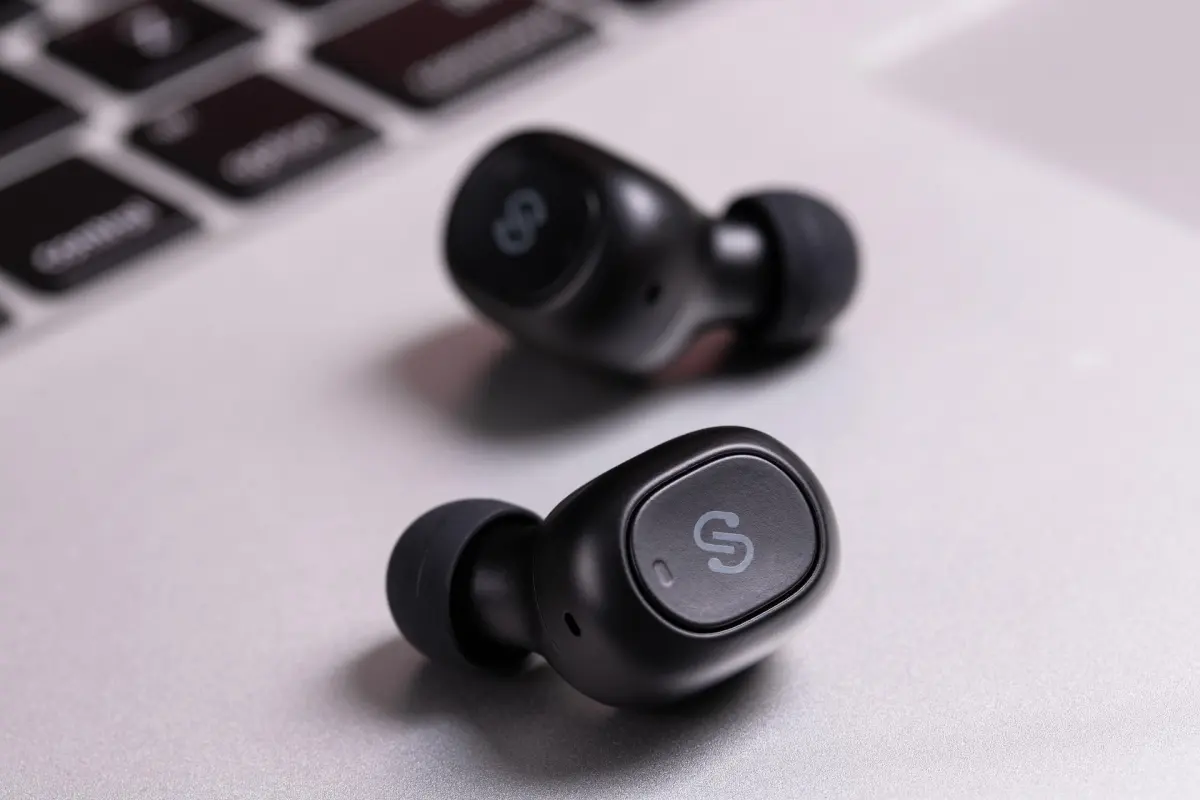 Fone Bluetooth atrasando áudio: entenda antes de trocar