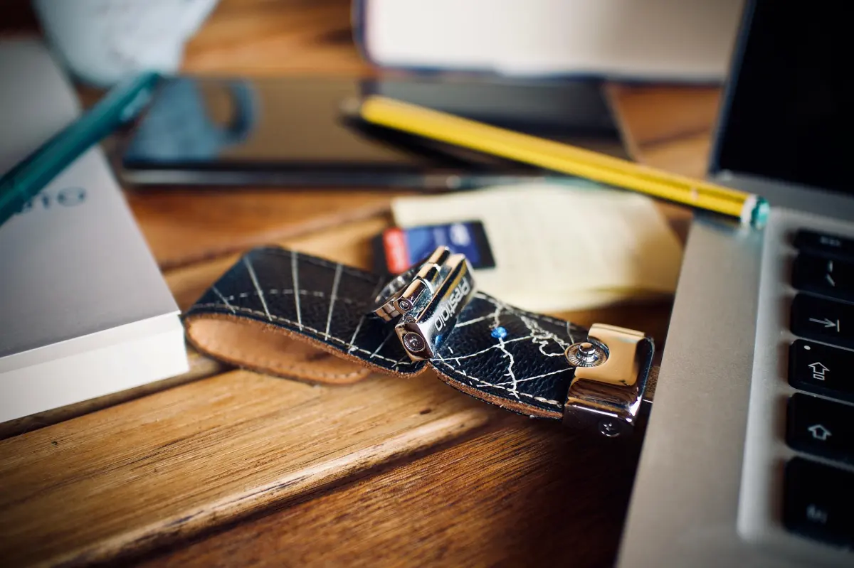 Pendrive não é backup: quando ele serve e quando não serve